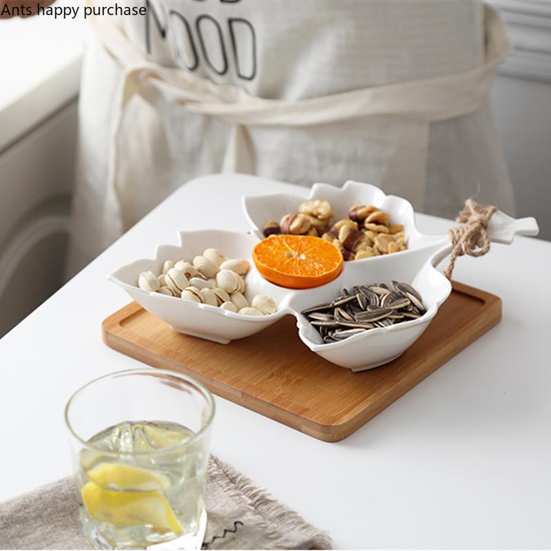 Белая керамическая тарелка Тарелка в виде кленового листа с деревянным поддоном Закуски Тарелки для сухофруктов Тарелка для закусок Главная Ваза для фруктов Тарелки для конфет