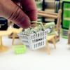 1:12 кукольных домиков Миниатюрная сетка Космическая мини-соковыжималка Кухонные принадлежности Миниатюрная сцена Модель Декор Игрушка Кукольный дом Аксессуары