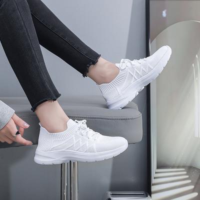 Весна и лето новые дышащие кроссовки для папы из летно-тканой сетки, студенческие, для активного отдыха, беговые, женские