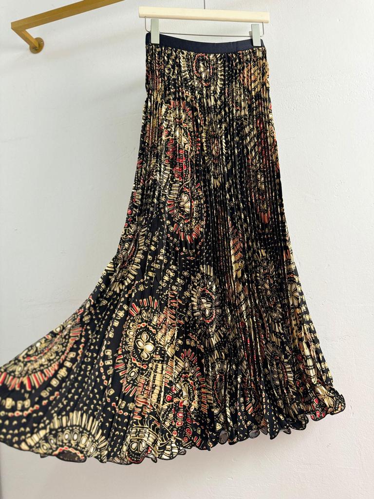 Классическая юбка-трапеция средней длины с плиссировкой и универсальным принтом для женщин