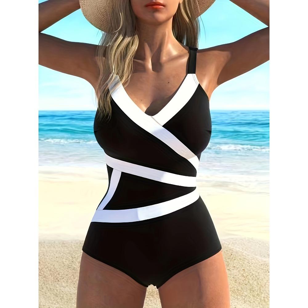 Стильный цельный купальник с V-образным вырезом и яркими цветными блоками - Женская одежда и купальники - Привлекательный, удобный и шикарный купальный костюм для летнего отдыха