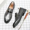 Модные мужские лоферы, горячо продаваемые весной и осенью, с мягкой подошвой, удобные туфли для ходьбы в парке, с крокодиловым узором, мужская деловая повседневная обувь