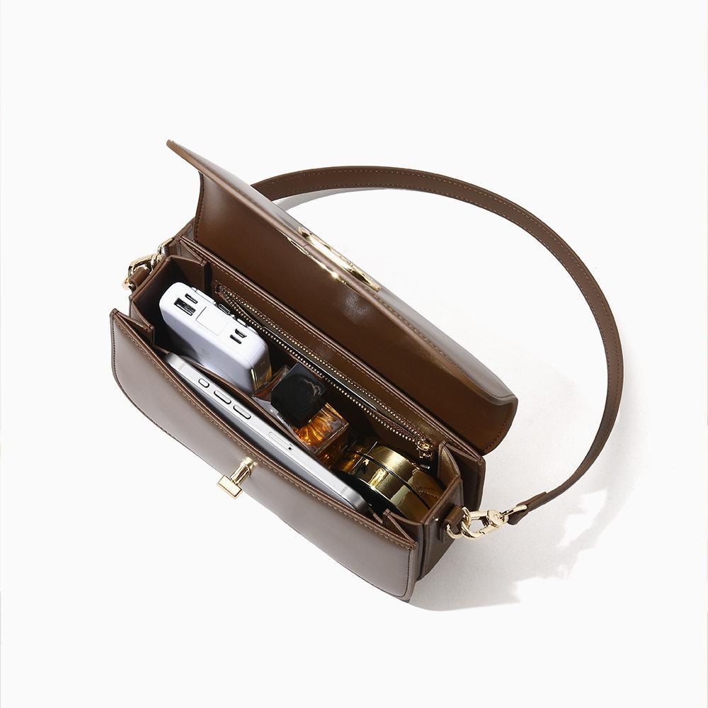 Leather women's bags, high-end envelope bags, trendy women's bags, autumn and winter messenger bags, high-end niche handbags.