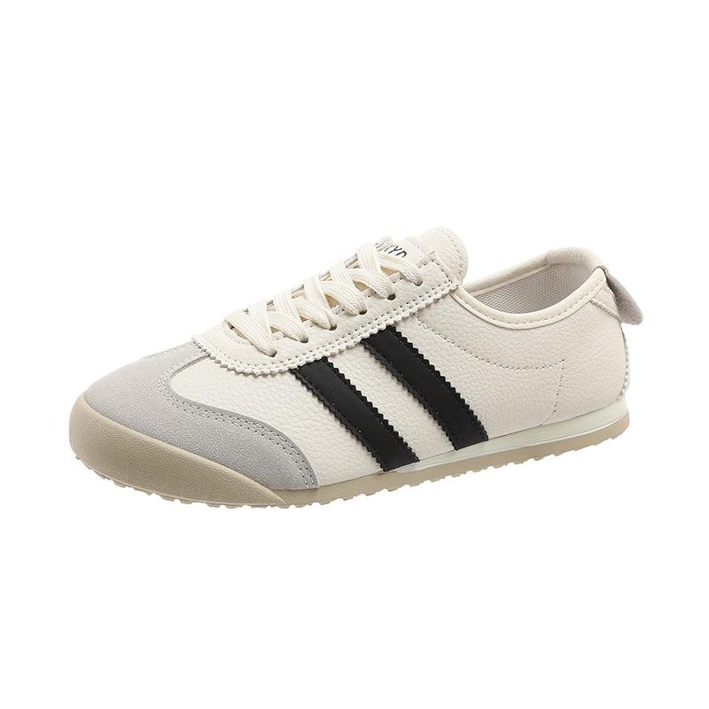 Лето 2024 года, новые мягкие кожаные повседневные кроссовки на плоской подошве для моральных тренировок, корейская версия академических кроссовок Forrest Gump, маленькие белые женские туфли