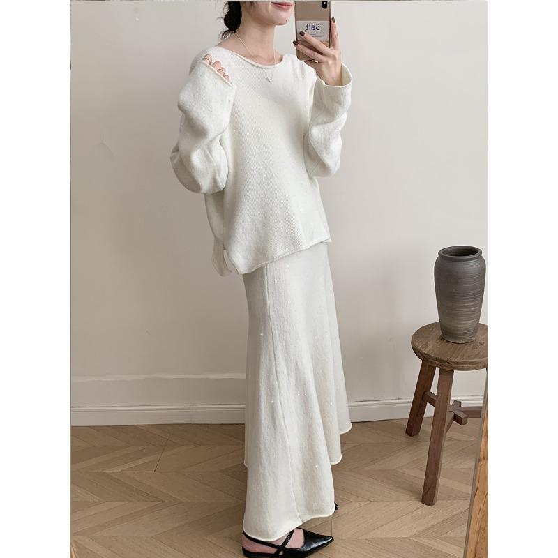 Женский комплект свободного покроя с круглым вырезом и юбкой-рыбьим хвостом в осенне-зимнем стиле