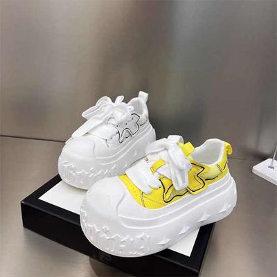 Маленькие белые туфли, маленькие люди увеличивают рост, повседневная обувь трендовая 2025 новая европейская мода большая голова маффин платформа хлебные туфли женские