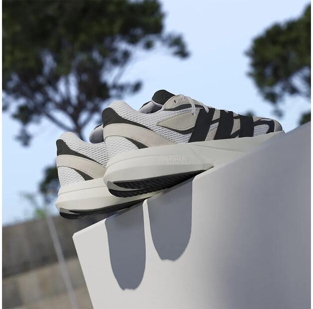 Adidas Lightblaze Sneakers