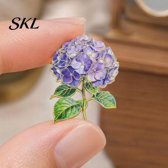 Hydrangea Flower Brooch Pin, Enamel Shape Lapel Polished Edges Backpack Oil Drip Decorative Badge for Coat Collars Scarves Canvas Bags Alloy