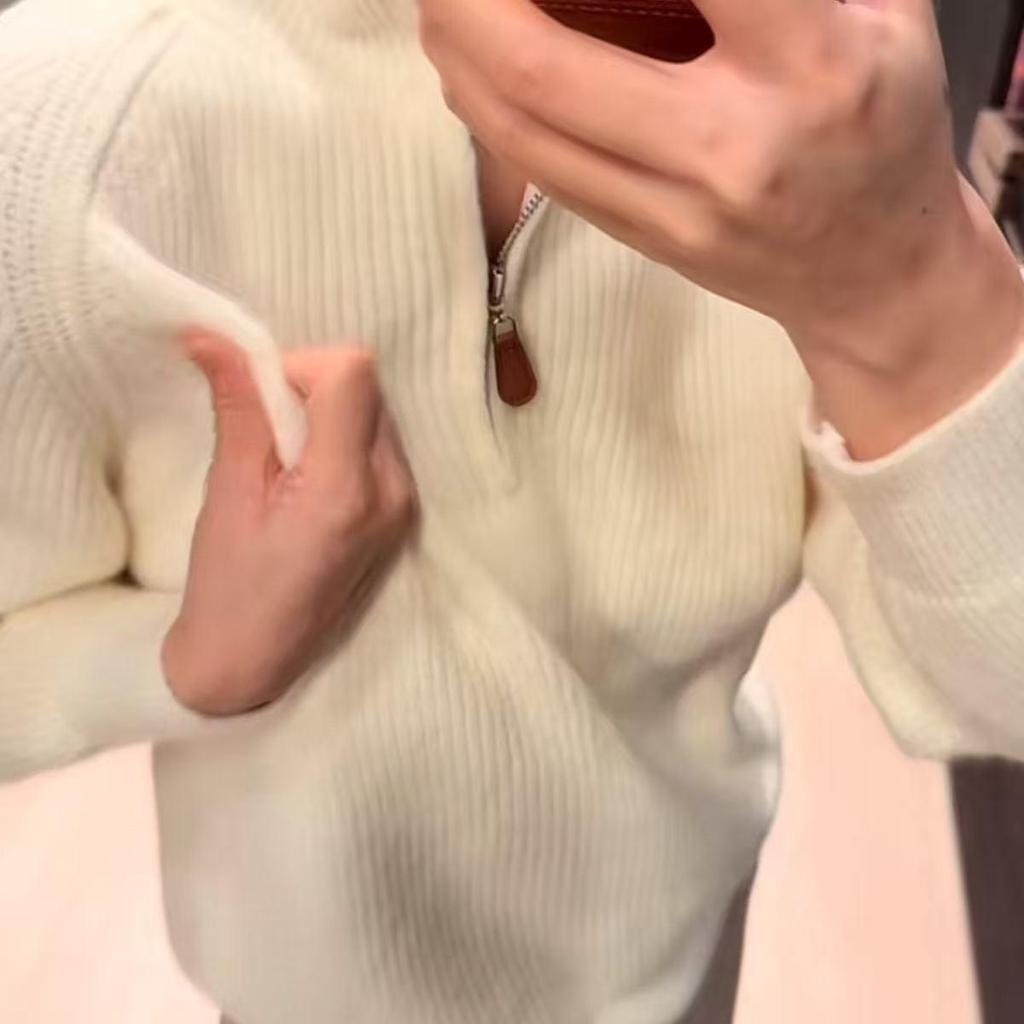 2026 Women's Korean-Style Hooded Sweater: Autumn/Winter Thick, Loose, Age-Reducing Half-Zip Design