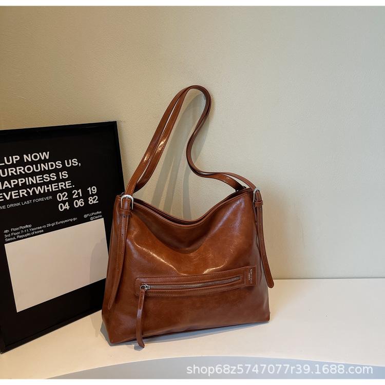 Large Capacity New Retro Fashion Versatile Casual Simple Trend Texture Foreign Style Commuting Shoulder Crossbody Tote Bag