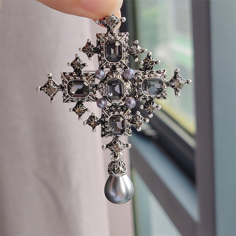 Creative Alloy Brooch Fashion Collar Brooch Pin