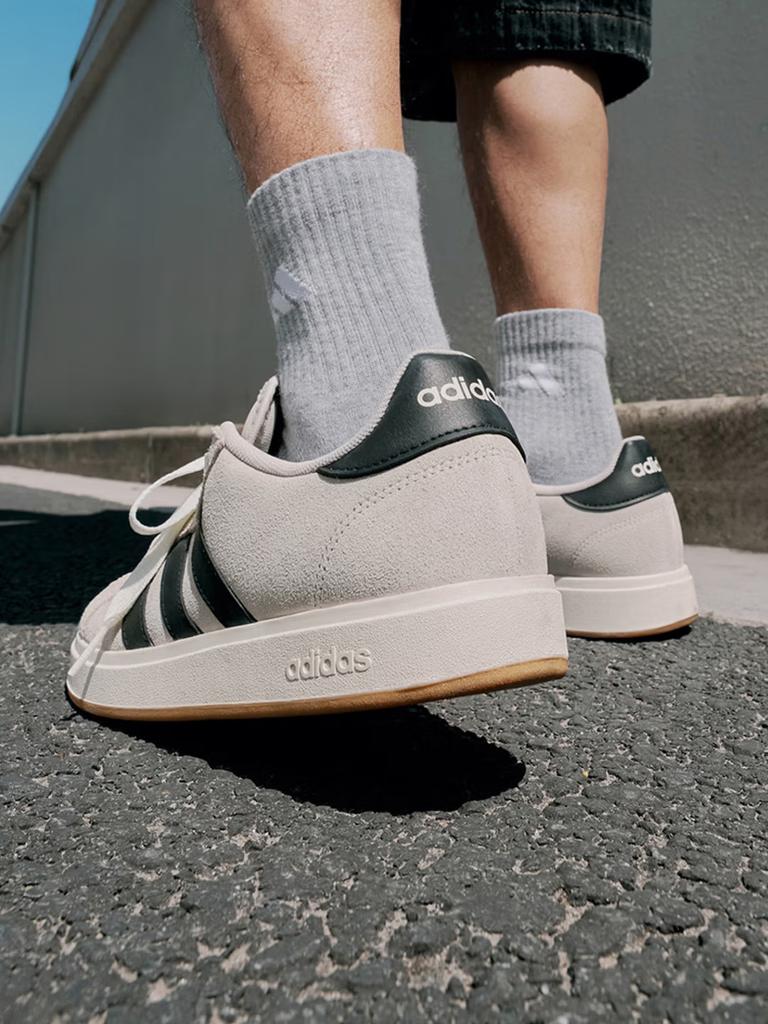 Adidas "Хлебные кроссовки" GRAND COURT BASE 00-х Повседневные низкие кроссовки Adidas JR5544