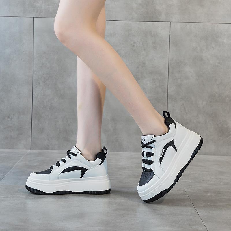 Маленькие белые туфли платформа черно-белые повседневные туфли женские 2025 весна новые универсальные панда спортивные бархатные маффины одинарные туфли