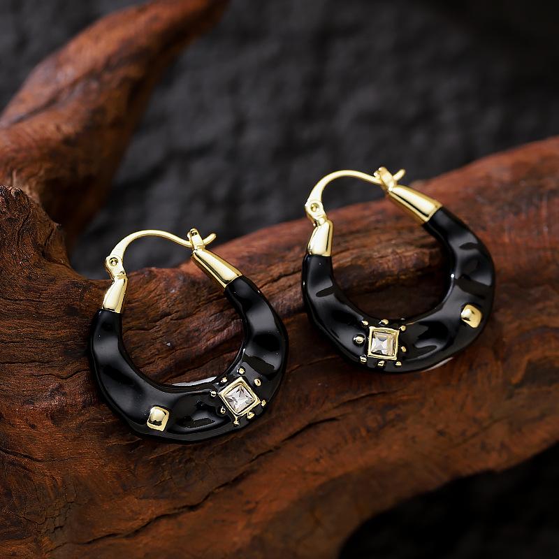 Stylish and simple old money style enamel drip glaze geometric circle ear buckle light luxury high-end earrings personalized fashionable earrings