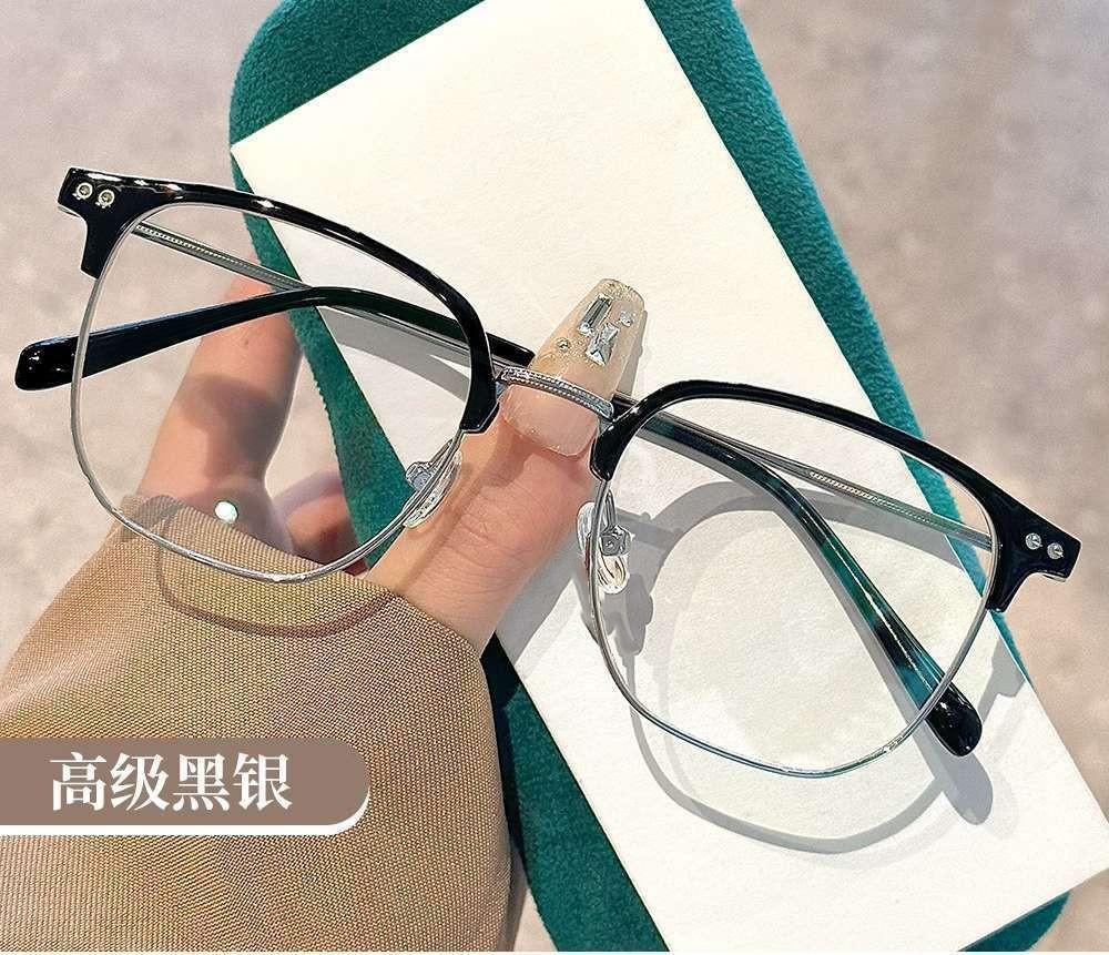. Ultra-thin anti-fog lenses Ultra-light half-frame glasses can be matched with anti-fog glasses for showing a thin face C