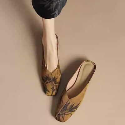 2024 Новые туфли в китайском стиле с квадратной головкой, женские, стильные, для ношения с юбкой, винтажные сандалии с сумкой на голове