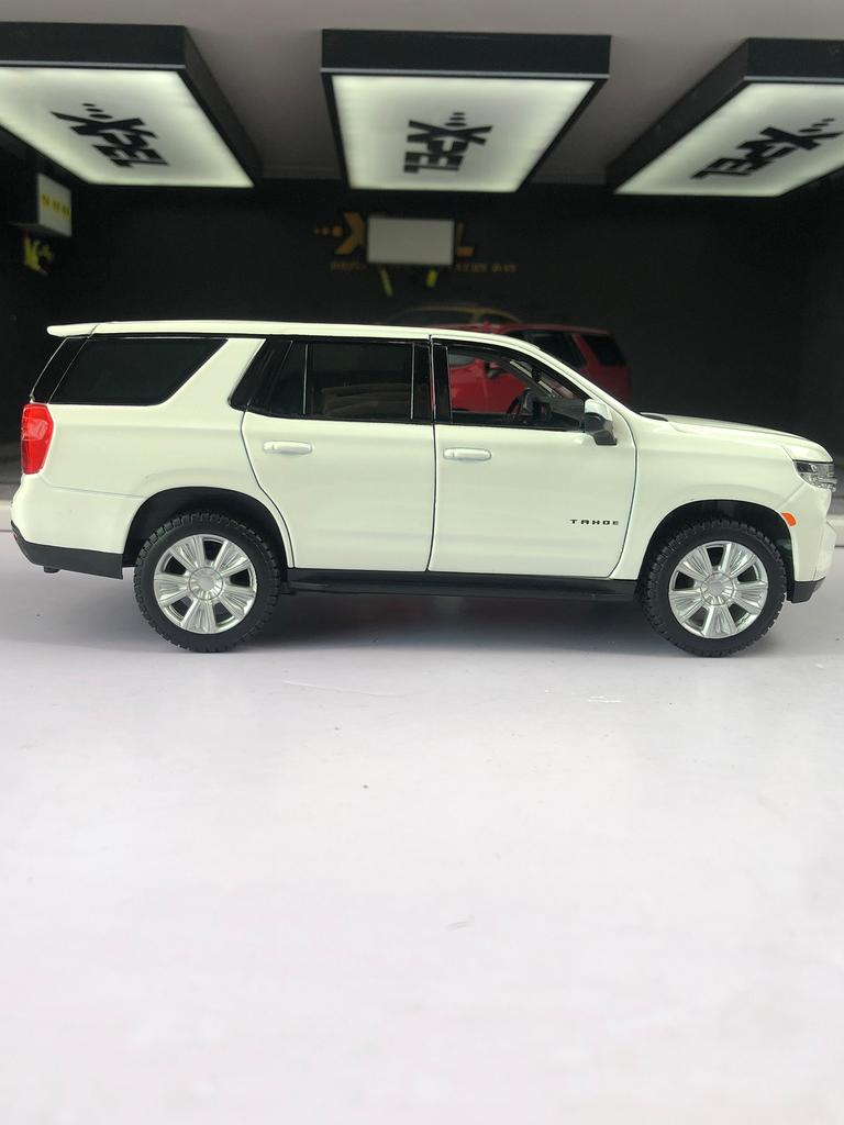 Maisto 1:26 2021 Chevrolet Tahoe  car model, zinc alloy metal decoration, collectible gift car