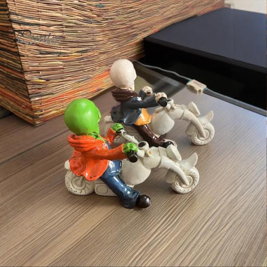 Скелет из смолы Декор Хэллоуин Фигурка на мотоцикле, Готическая жуткая статуэтка для атмосферы дома, Садовый реквизит, Настольная полка с черепом байкера, Уникальная