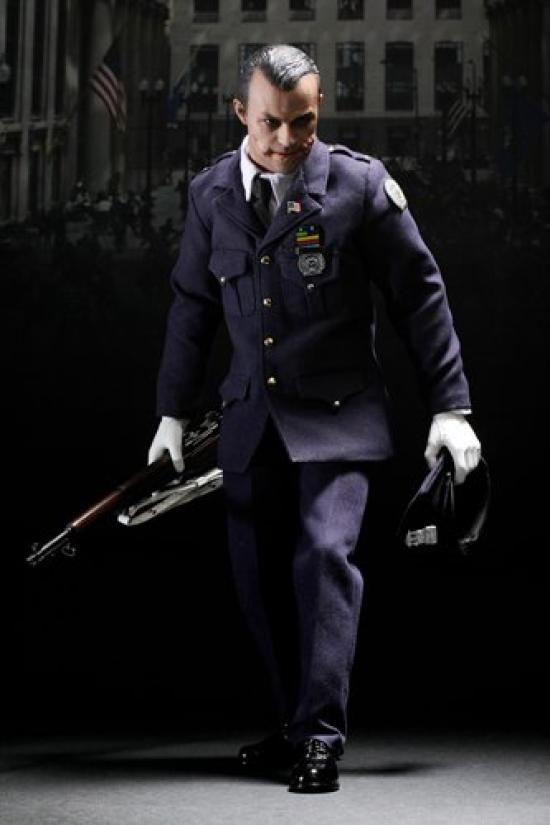 Hot Toys Movie Masterpiece DX The Dark Knight Scale Figure Joker 1/6