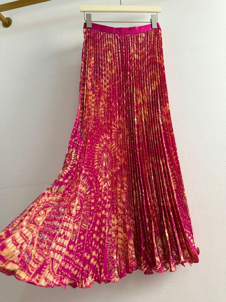 Классическая юбка-трапеция средней длины с плиссировкой и универсальным принтом для женщин