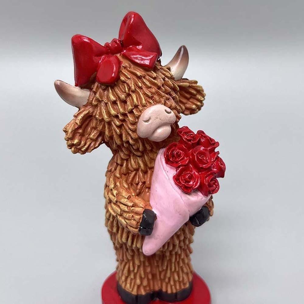 Cartoon Highland Cattle Ornament Resin Valentine's Day Ornament Highland Cow Figurine  Wedding