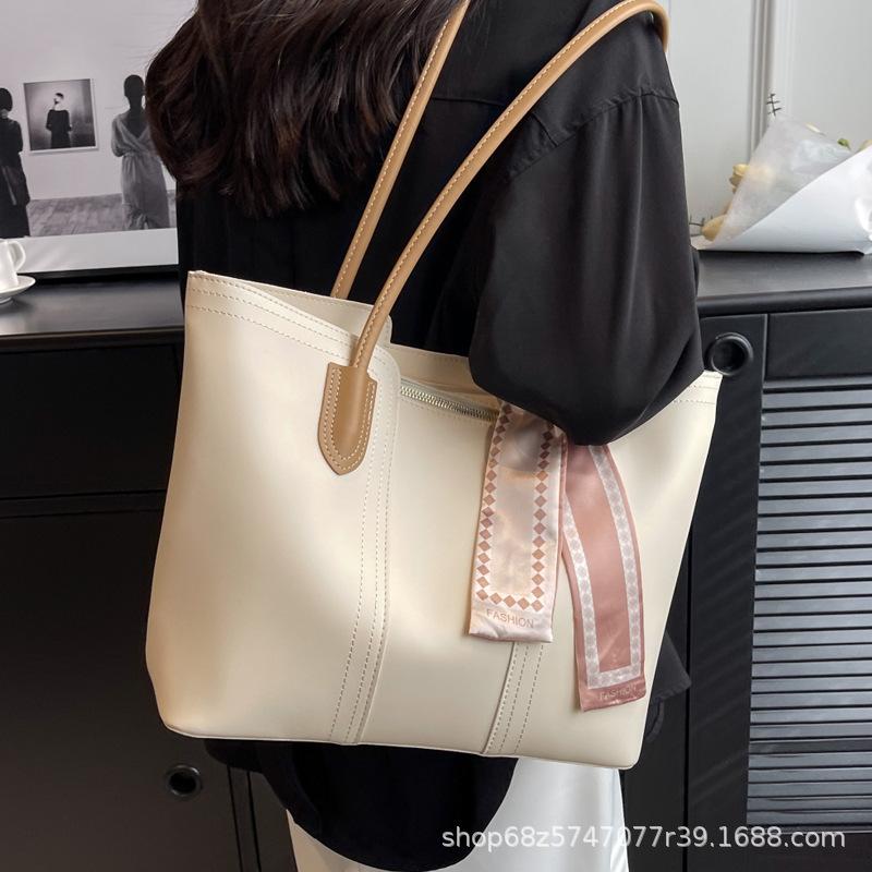 Textured bag women's 2025 new autumn and winter versatile shoulder bag women's popular class commuter tote bag