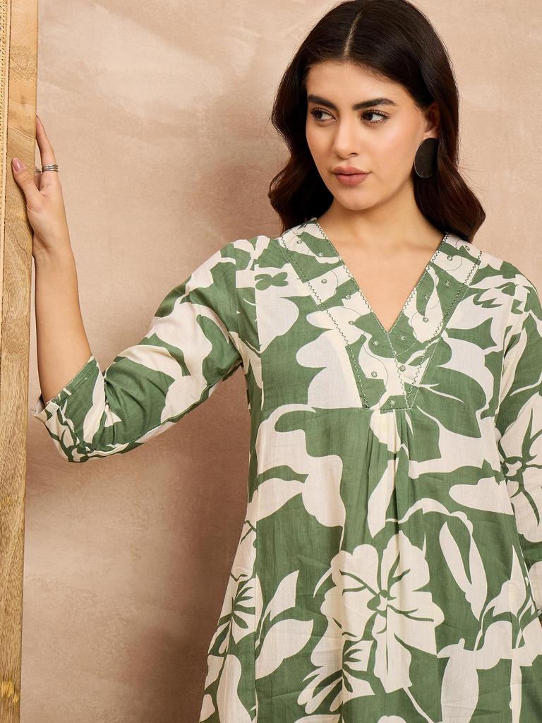 Туника А-силуэта с цветочным принтом и комплекты палаццо