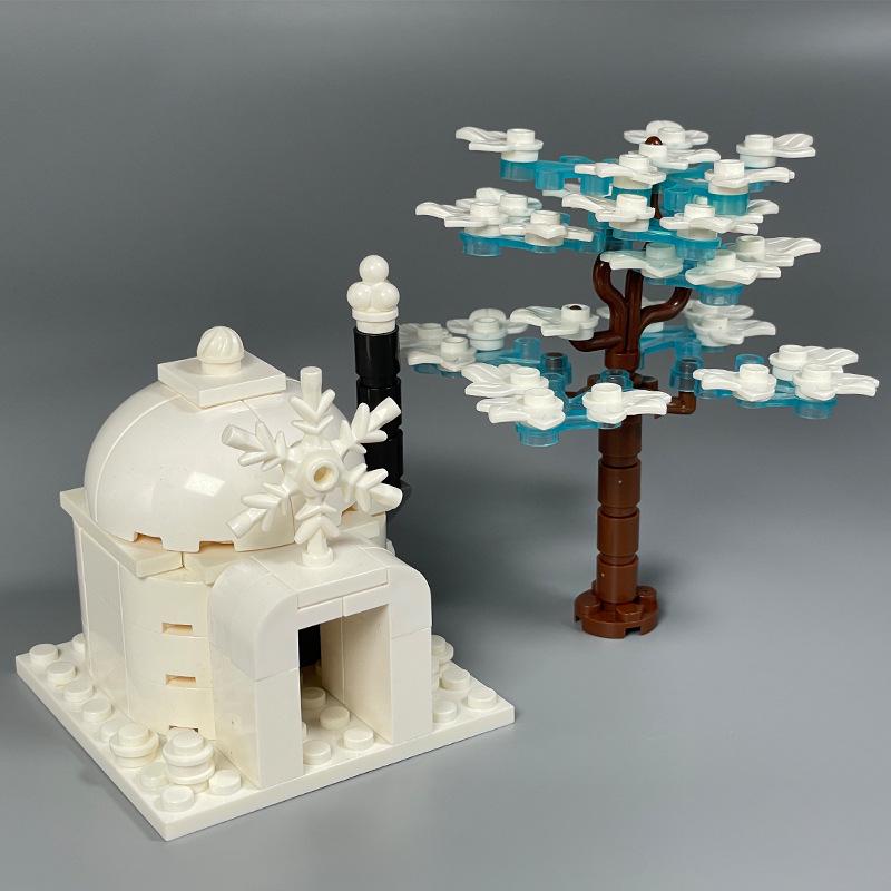 Illuminated Arctic Animal Block Set: Penguin, Polar Bear, Husky & Wolf Igloo.