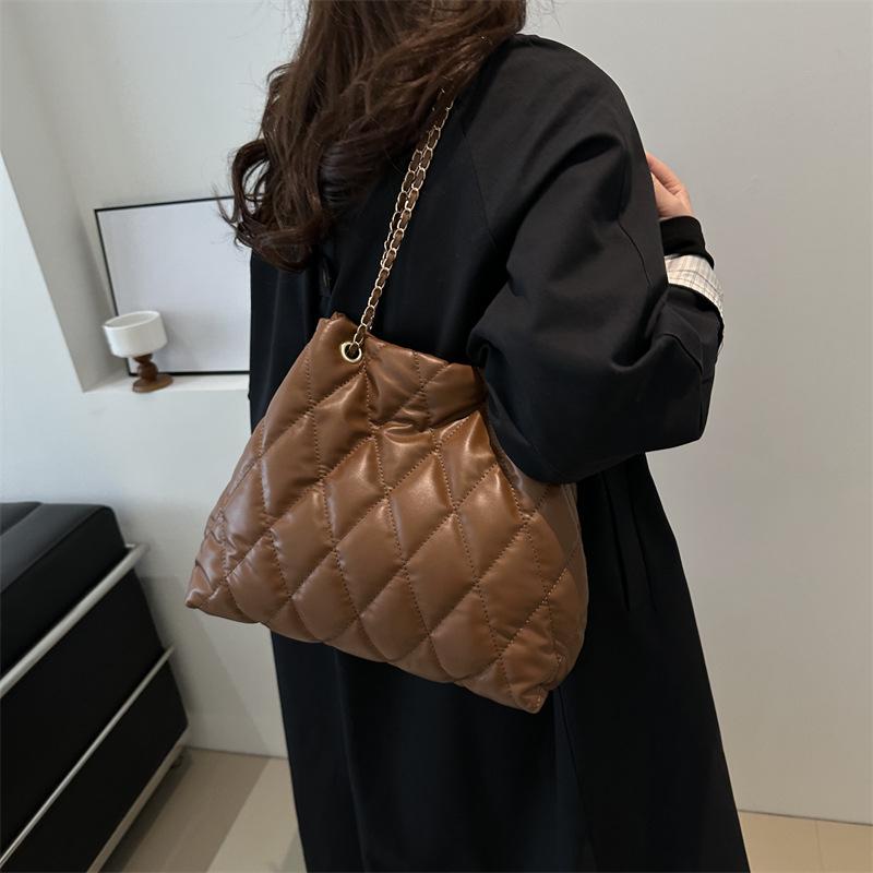 Большая вместимость модная вышитая цепочкой цепочка сумка через плечо для женщин новая дорожная сумка-тоут для женщин