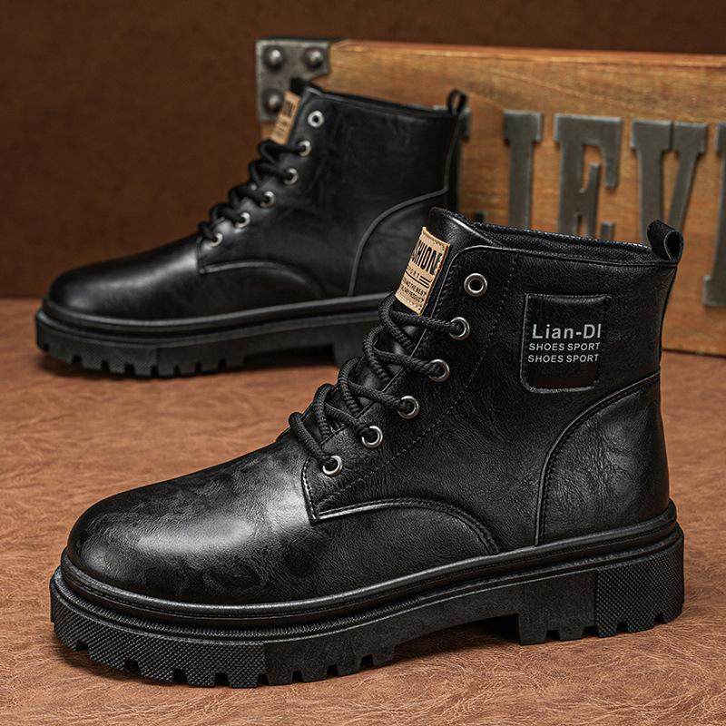 Новая повседневная обувь в британском стиле на весну. Высокие мужские ботинки Martin. Модные трендовые рабочие ботинки. Мужская обувь.