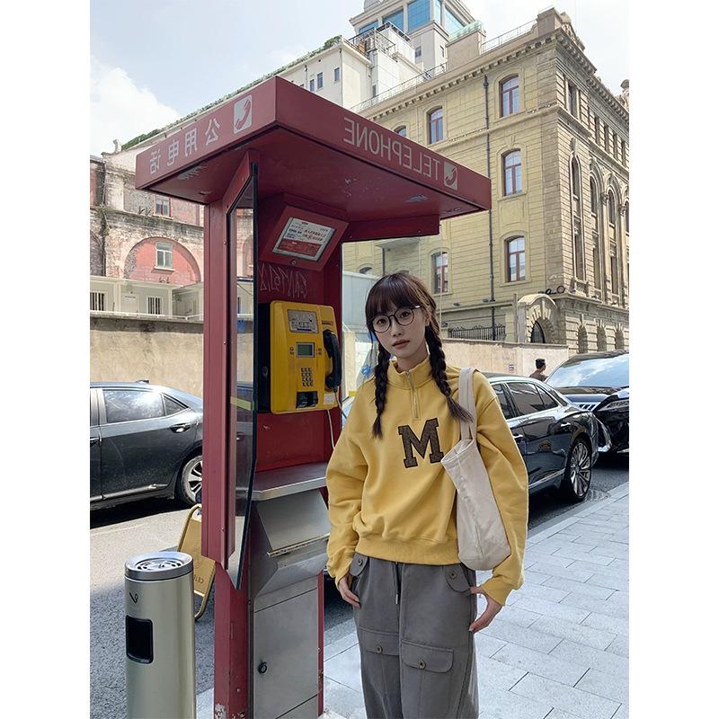 Женский ретро свитшот с аппликацией на молнии до середины, со стойкой, свободного кроя, весна/осень