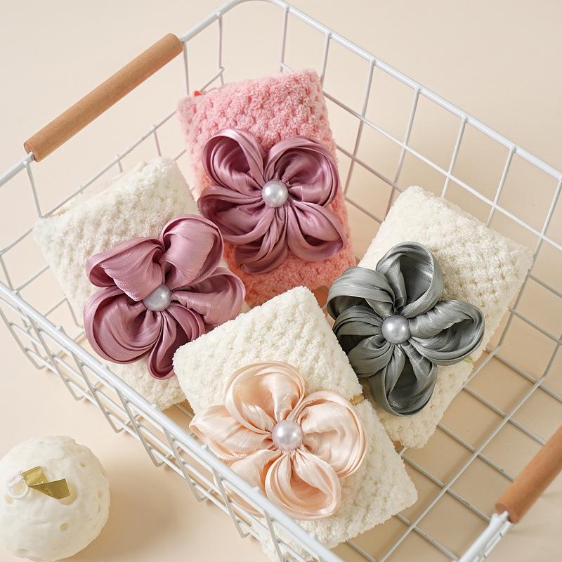 Pineapple Plaid Towel Gift for Guests - Ideal for Weddings, Bridesmaids, and Mid-Autumn Festivities
