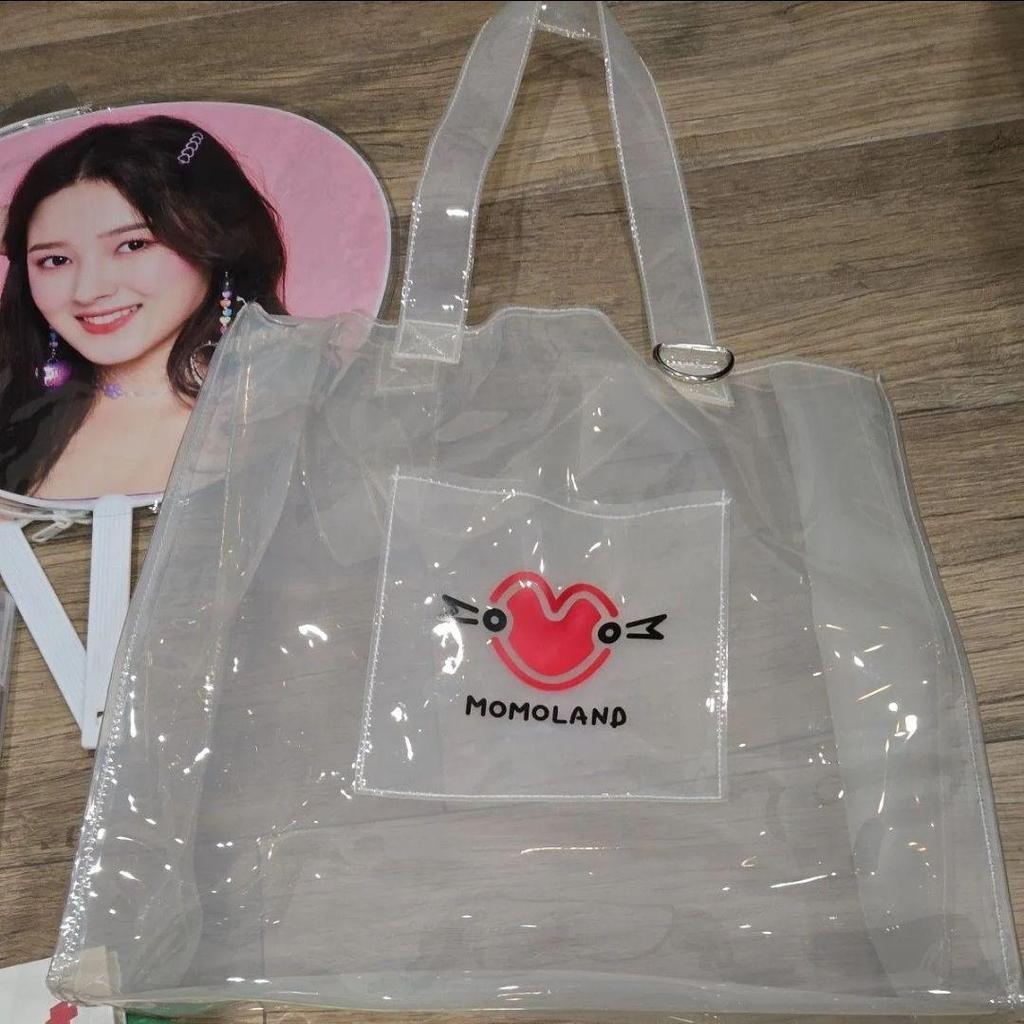 [USED] MOMOLAND Various Goods Set