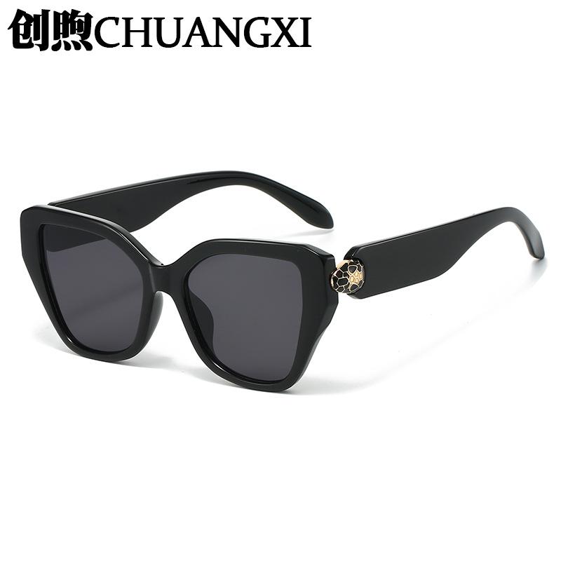 New retro cat eye sunscreen women's sunglasses, luxury snakehead personalized high-end glasses, European and American large-frame sunglasses