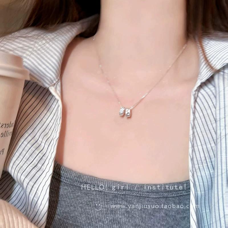 Elegant Pearl Pendant Necklace Women Minimalist Heart Charm Chain Titanium Steel With Gold Plating Lightweight