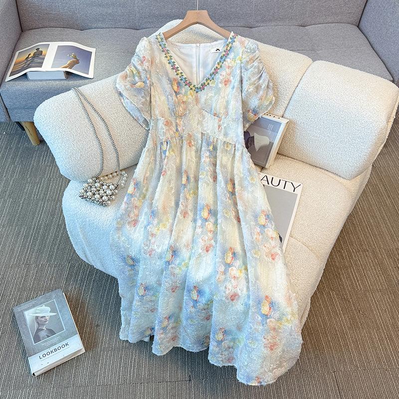 A New Summer Style Plus-size Women's Dress with A High-end and Elegant Lace-up Waist and V-neck