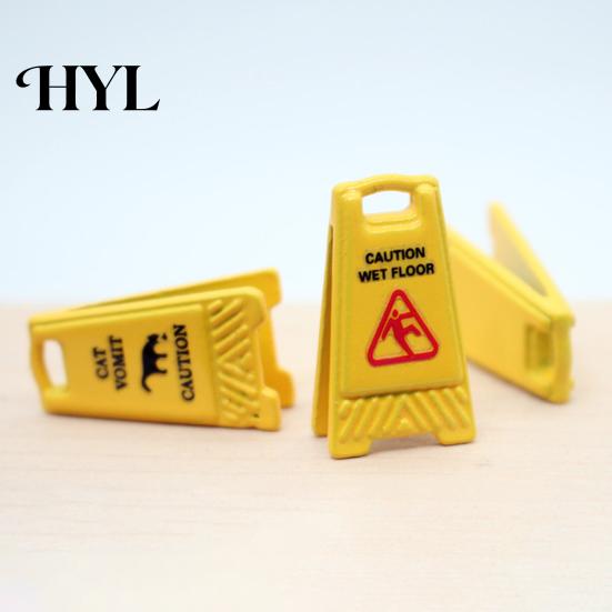 Doll House Floor Signs 5Pcs Mini Caution Wet Sign Single-side Realistic Miniature Dog Cat Vomit Tiny Danger Small Warning Desk Toy Dollhouse