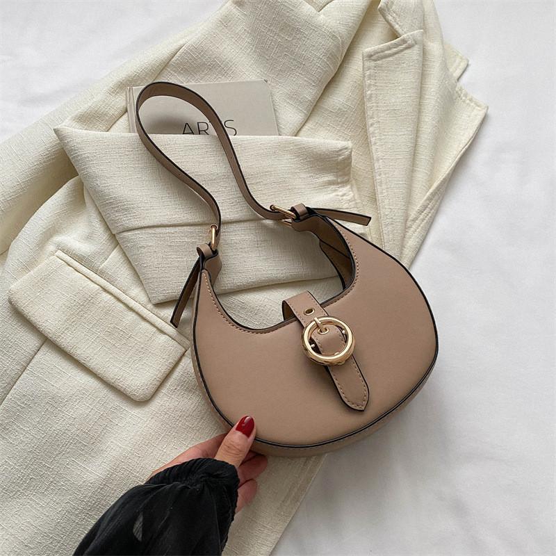Modern Crescent Shape Shoulder Bag With Trendy Stitching And Patchwork Elements