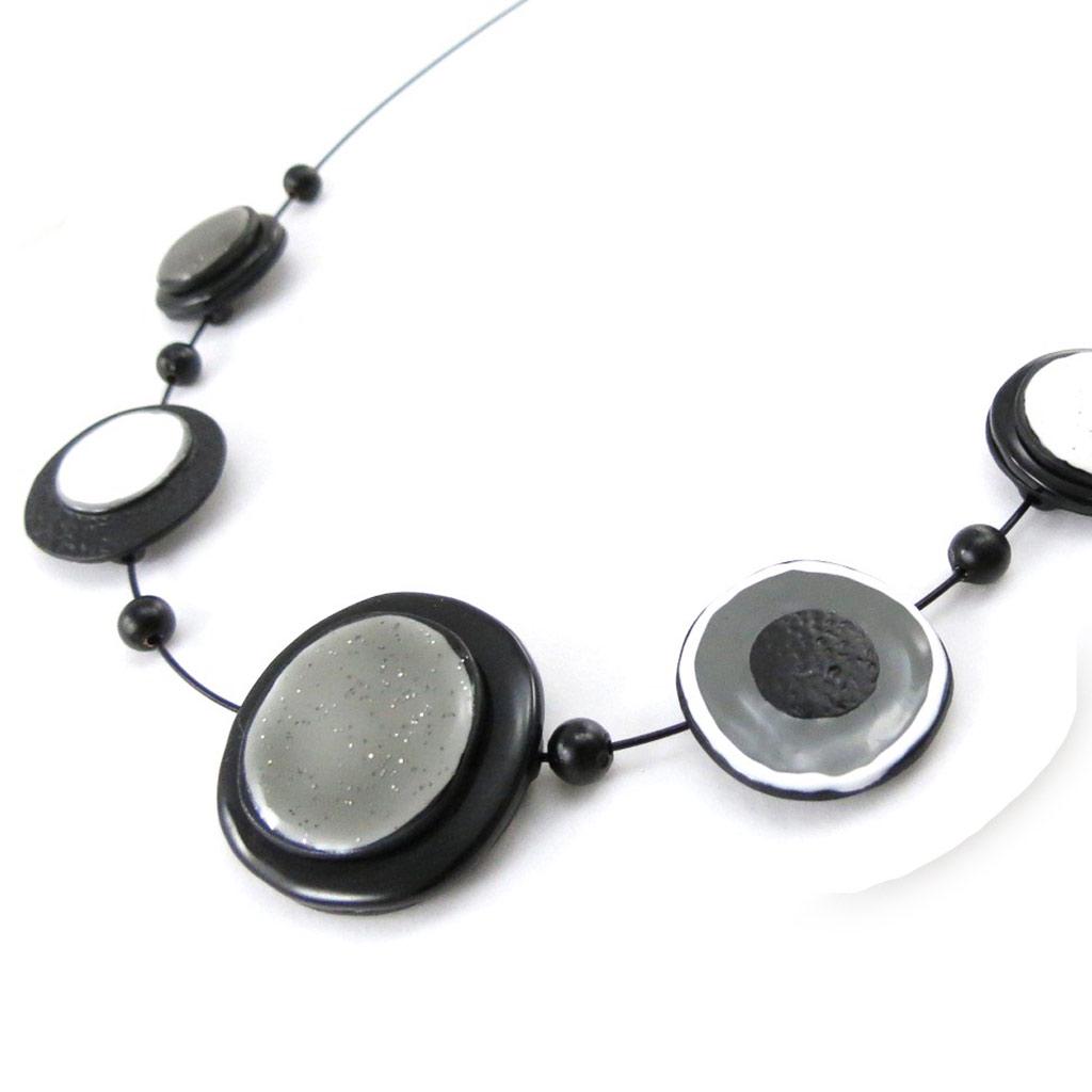 NOA [J2199] - Дизайнерское колье «Макаруны» черно-серо-белый