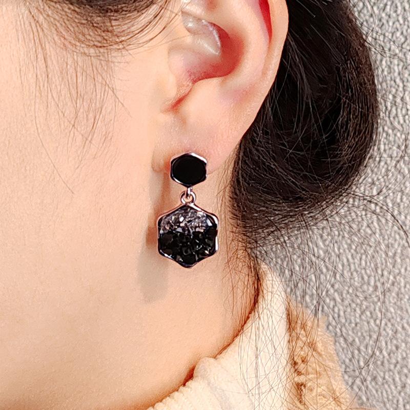 Серьги Light Luxury Niche Cold Wind с черным цирконием, женские корейские универсальные серьги для темперамента