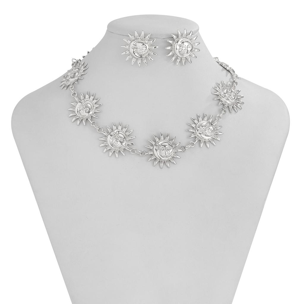 Light Luxury Style Sunflower Splicing Alloy Collarbone Chain Personalised Exaggerated Necklace Set Fashion Commuter Retro Travel Women's Necklace