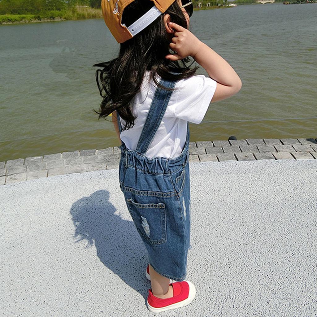 Джинсовые шорты для малышей - регулируемые подтяжки и потертые детали