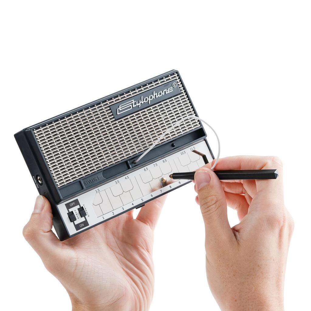 Stylophone with Official Carrying Case Stylophone Synthesizer Electronic Musical Instrument Portable Synthesizer Retro Sound Analog Synthesizer [Sole