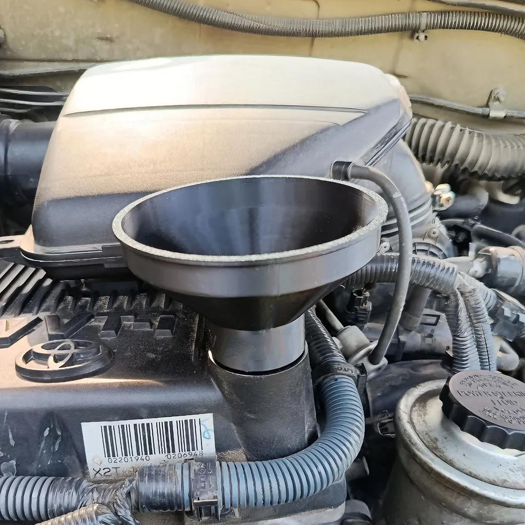 Резьбовая воронка для заливки моторного масла, не проливающаяся, для Toyota Corolla Camry Highlander Land Cruiser RAV4, инструмент для замены масла, защищенный от пролива