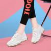 Женская обувь Весна Новая модная спортивная обувь Летающая тканая дышащая повседневная обувь Мягкая подошва Модная сетчатая женская обувь для мам