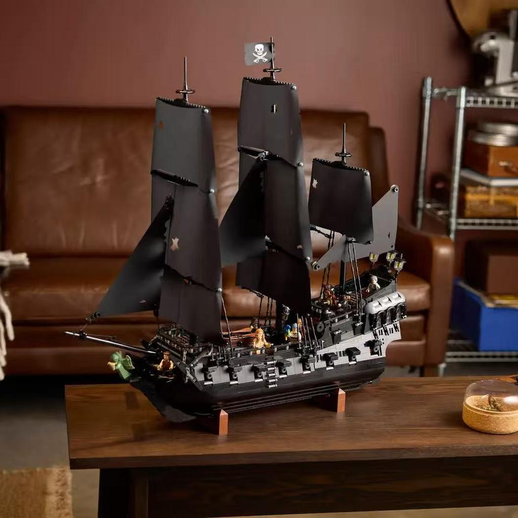 New Pirates Of The Caribbean Ship 10365 Sailboat Model Set, Christmas Gift, Birthday Gift