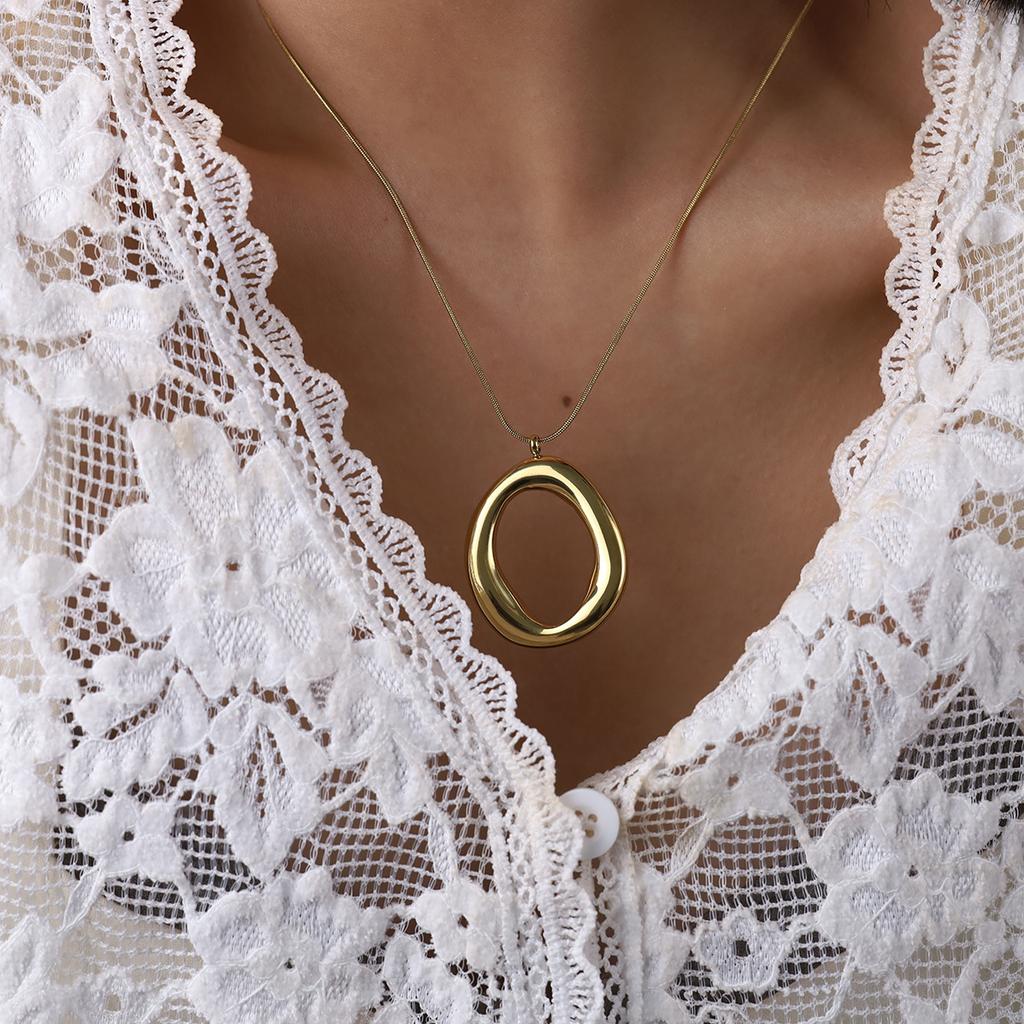 Women's European American Fashion Geometric Hollow Stainless Steel 18K Gold Plated Bamboo Chain Simple Smooth O Pendant Necklace