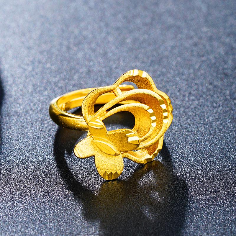 Женское кольцо с цветком из матового золота - пескоструйная обработка бархата