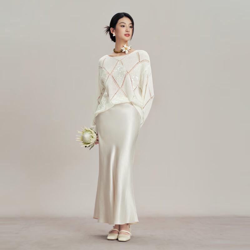 Qiusbui Yiren 2025 Autumn Simple Round Neck Knit Top