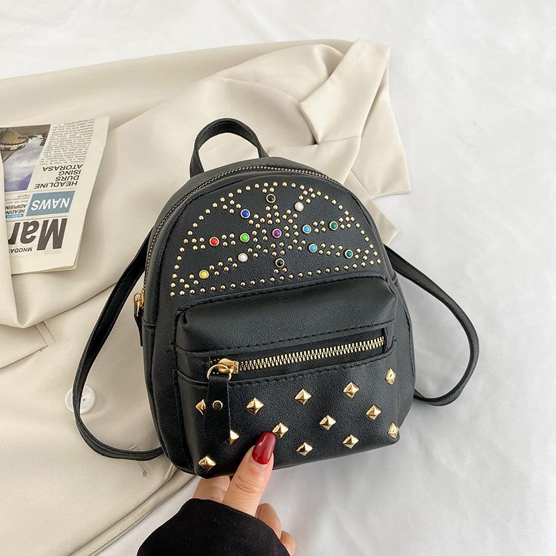 Модная женская сумка через плечо с заклепками и жемчугом, летний универсальный многофункциональный рюкзак большой вместимости, легкая роскошь
